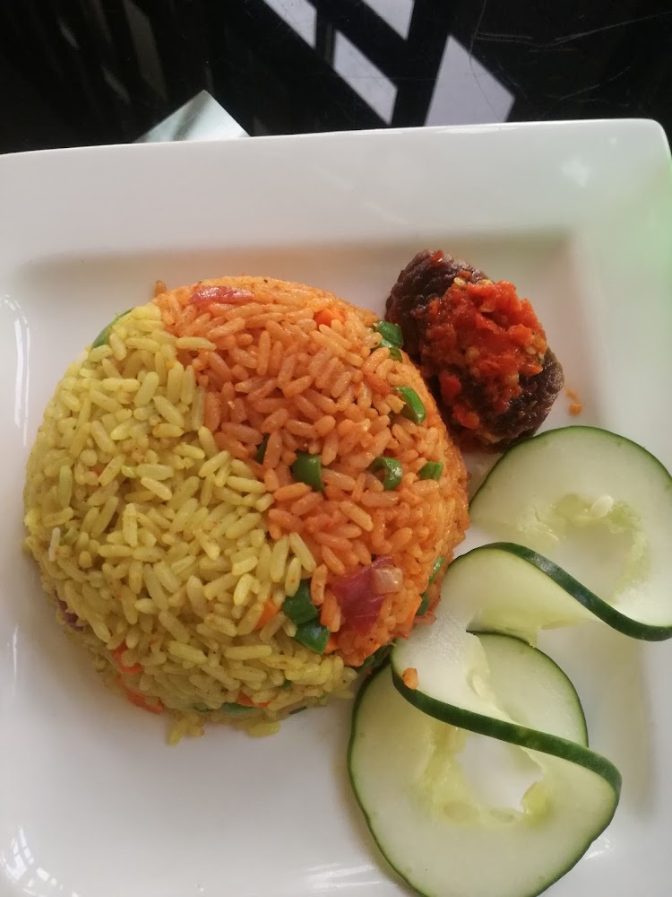 BAMBIS RESTAURANT AND CATERING photo 3